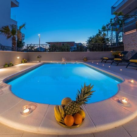 Villa Seaview With Pool - Apartment Yellow トロギール エクステリア 写真