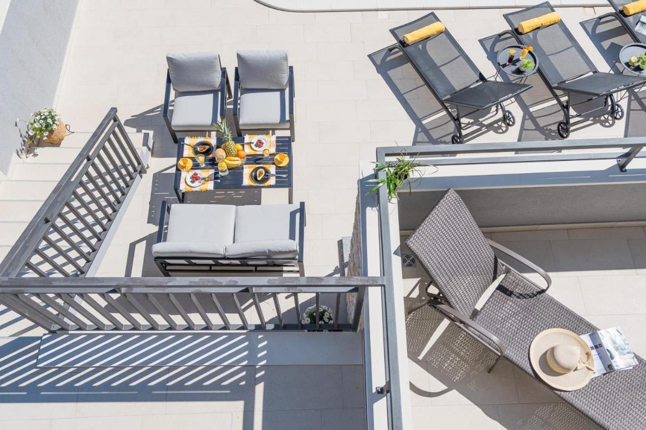 Villa Seaview With Pool - Apartment Yellow トロギール エクステリア 写真