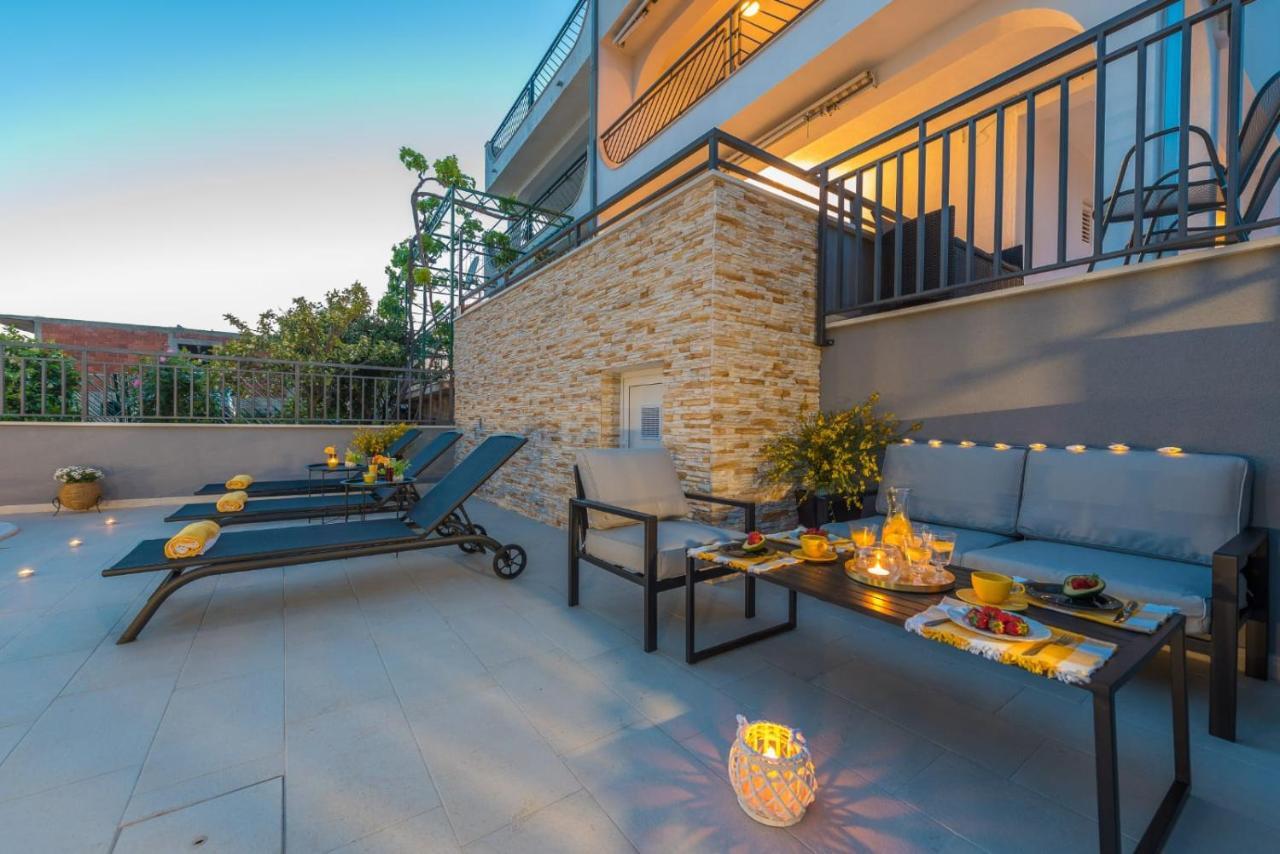 Villa Seaview With Pool - Apartment Yellow トロギール エクステリア 写真