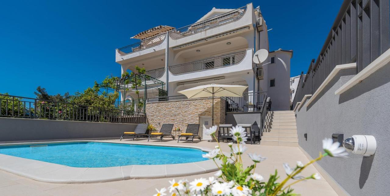 Villa Seaview With Pool - Apartment Yellow トロギール エクステリア 写真